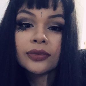 Meet your Posher, Joy